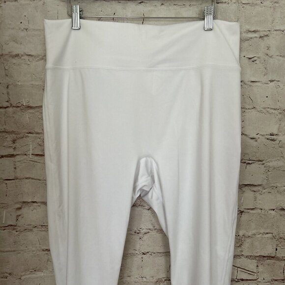 Fabletics Anywhere High Waisted Leggings Solid Classic White Plus Size 2X NEW - Picture 2 of 5